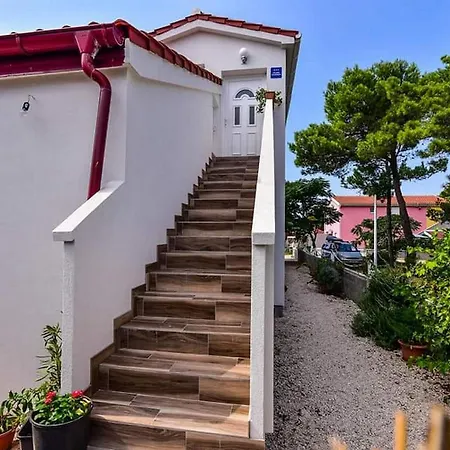 Apartment Dili Vir